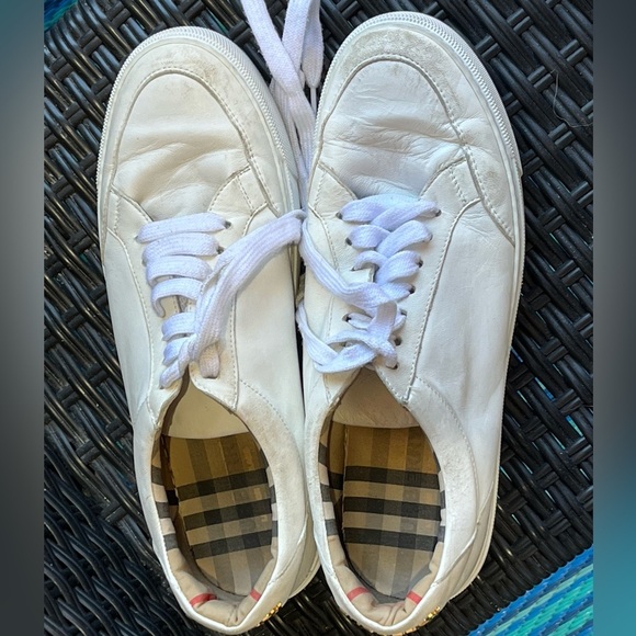 Burberry White Women's Sneakers - Picture 3 of 8